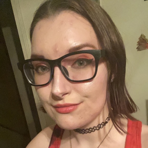 Meet Ashley and Welcome to my Closet! - Picture 10 of 10